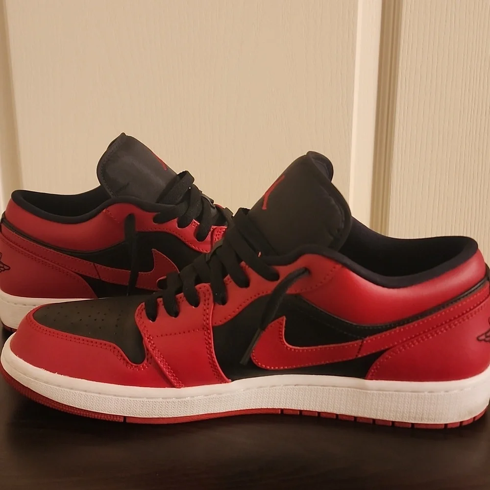 Jordan 1 Low "REVERSE BRED" - Picture 6 of 10